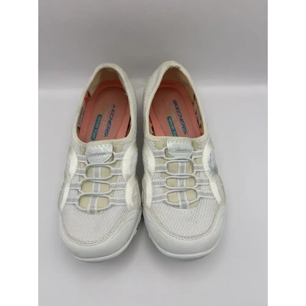 Skechers Breathe Easy White Slip On Shoes Women Size 6.5